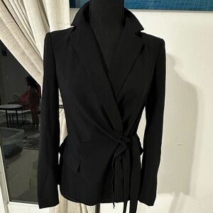 DKNY  blazer Jacket Cross Front 96% wool 4% elastane Made In Italy Size 2